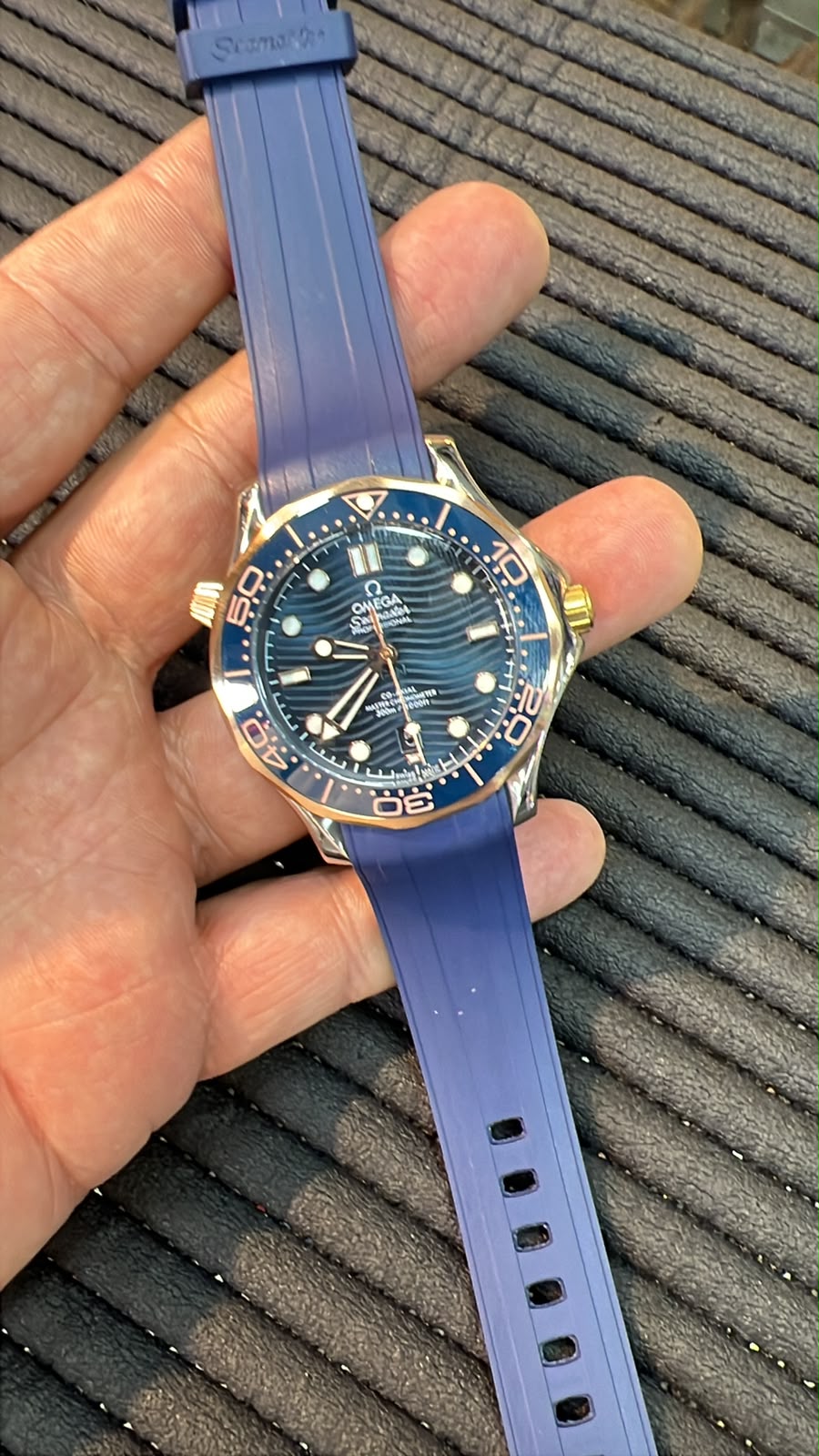 Omega Seamaster Diver blue/rosê