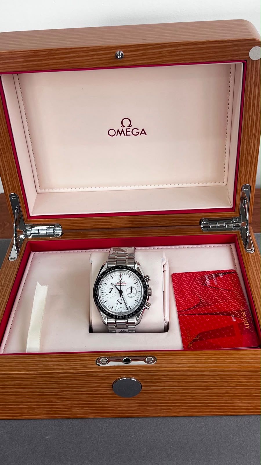 Omega SpeedMaster White