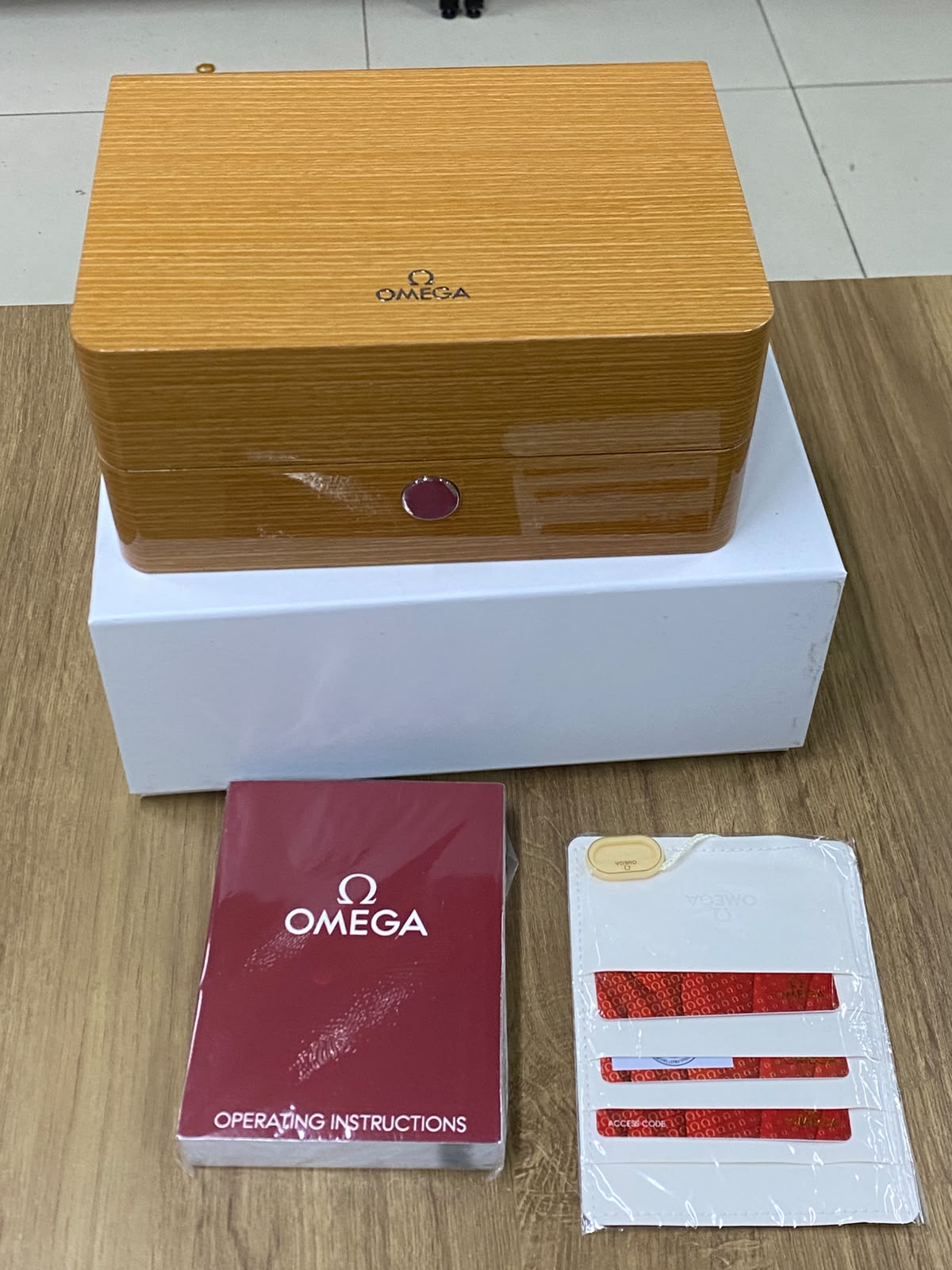 Caixa Omega Luxo Madeirado
